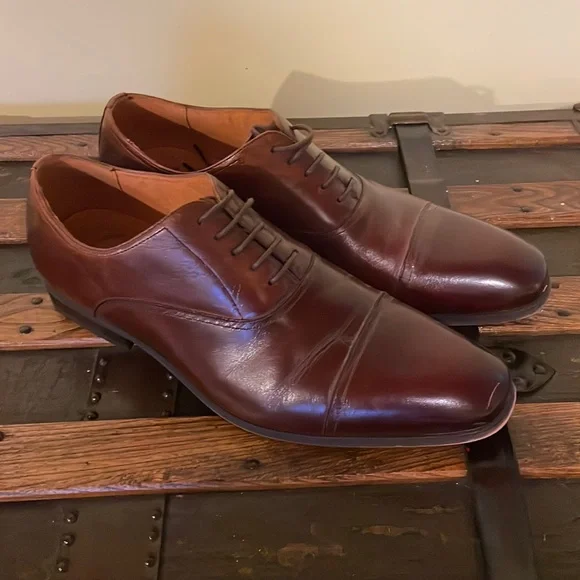 Florsheim Dress Shoes - Picture 1 of 3